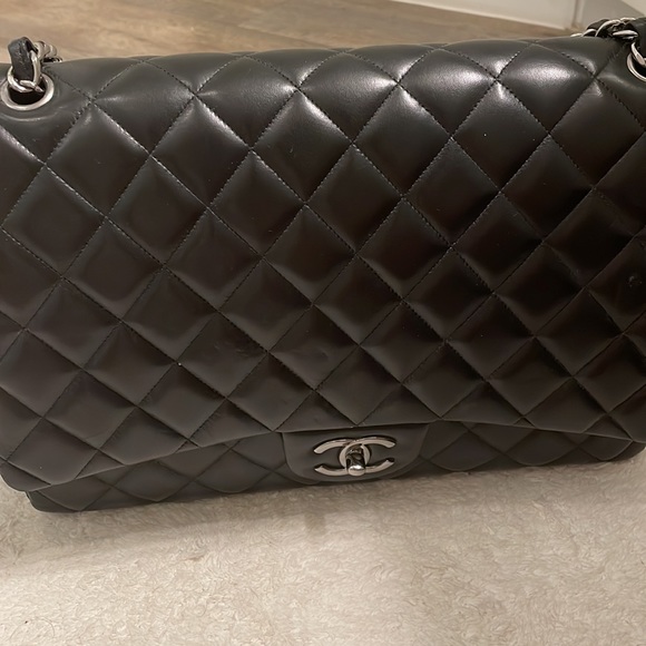 CHANEL Classic Double Flap Bag Quilted Lambskin Maxi - Picture 4 of 8